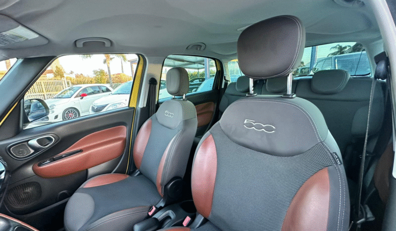 
								Fiat 500 L Trekking full									